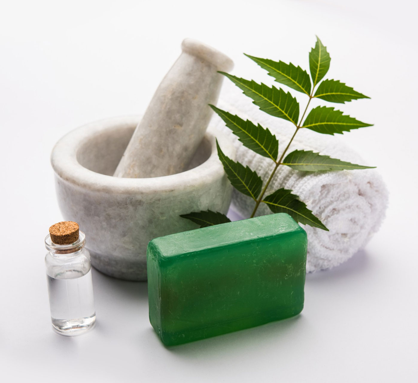 Benefits Of Neem Oil For Common Hair Problems